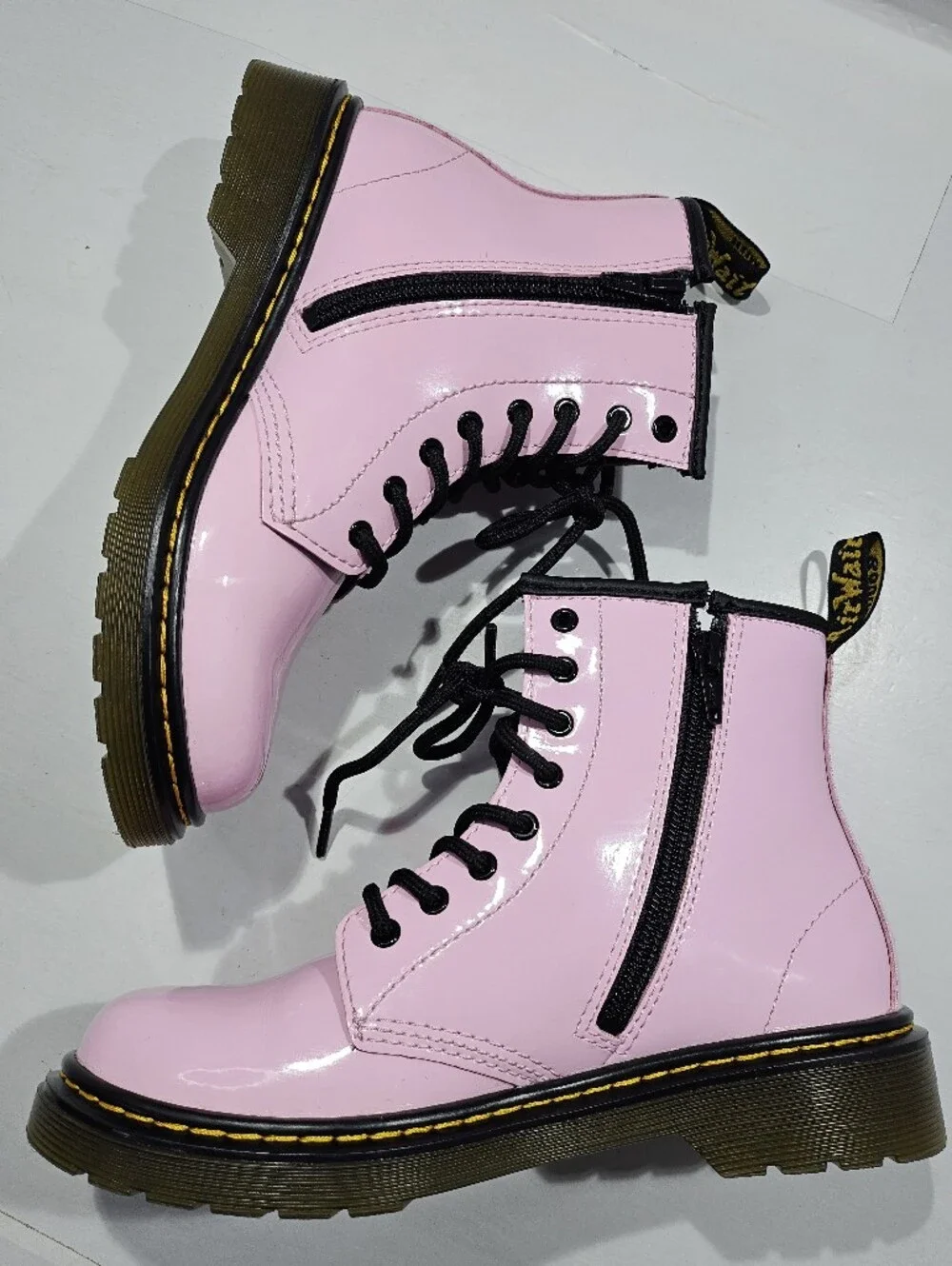 DR. MARTENS 1460J 8-EYE PATENT BOOT JUNIOR KIDS SIZE 3 PALE PINK